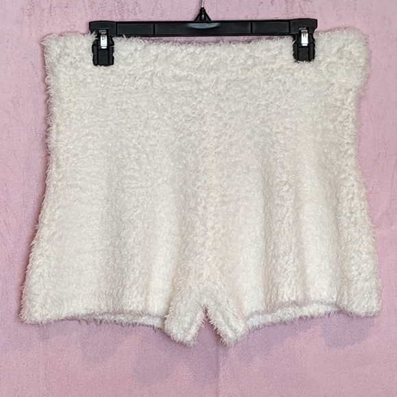 Gianni Bini Fiona Teddy Lounge Shorts in White size XL